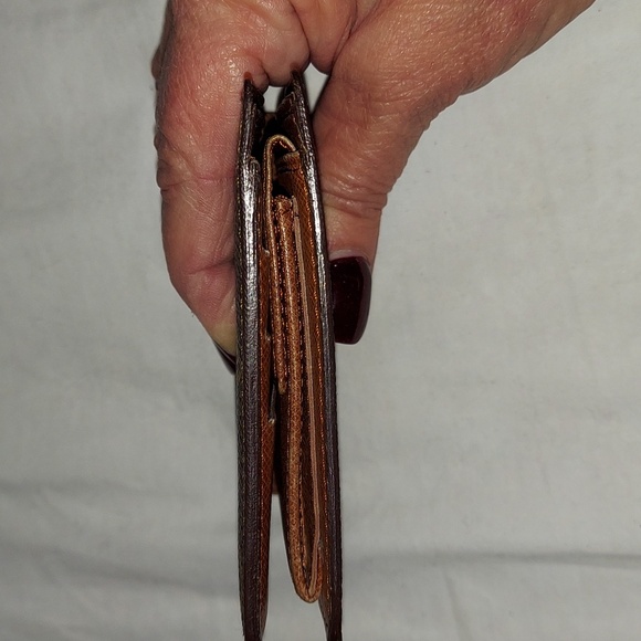 Authentic Louis Vuitton - Men’s LV Canvas Monogram Bifold Wallet - Picture 8 of 11